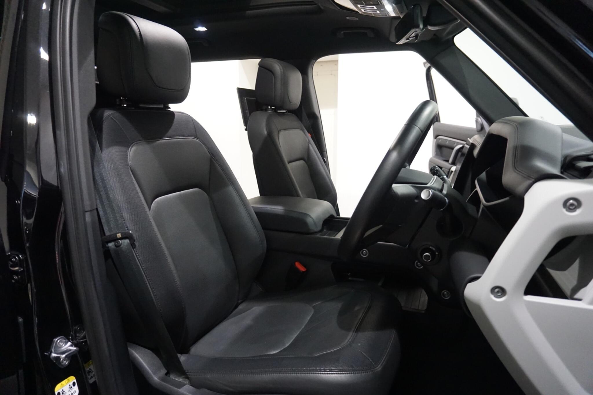 Land Rover Defender 110 3.0 D300 MHEV X-Dynamic HSE Auto 4WD Euro 6 (s/s) 5dr